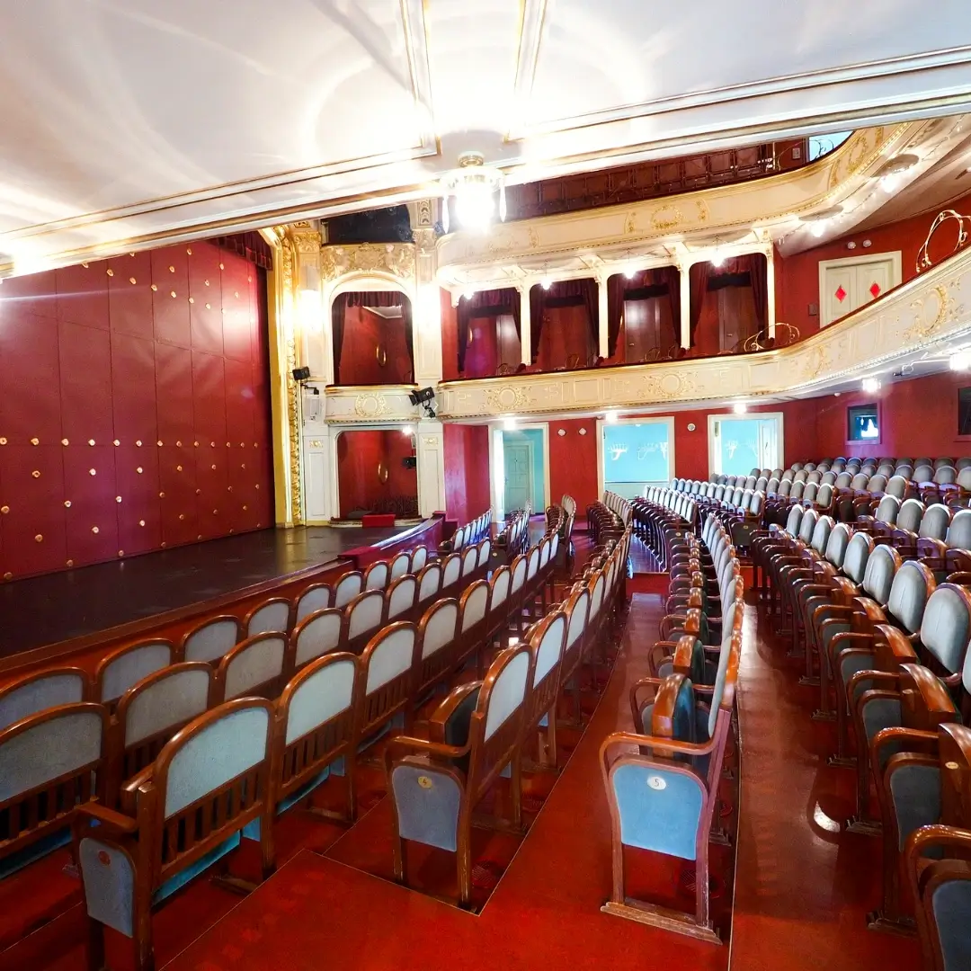 1080x1080-auditorium_stage